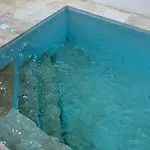 Piscine/spa Prive Interieur 33° Zoo De 24h Du Mans 别墅 *