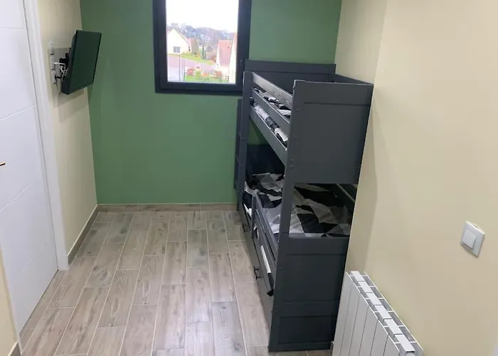 Piscine/spa Privé Intérieur 33° Zoo De 24h Du Mans